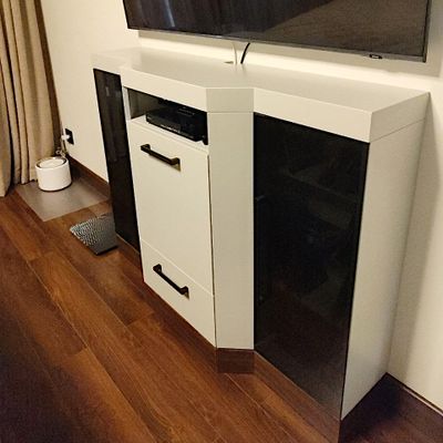 tumba-pod-tv-na-zakaz-spb.jpg