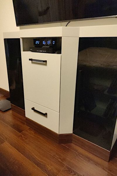 tumba-pod-tv.jpg